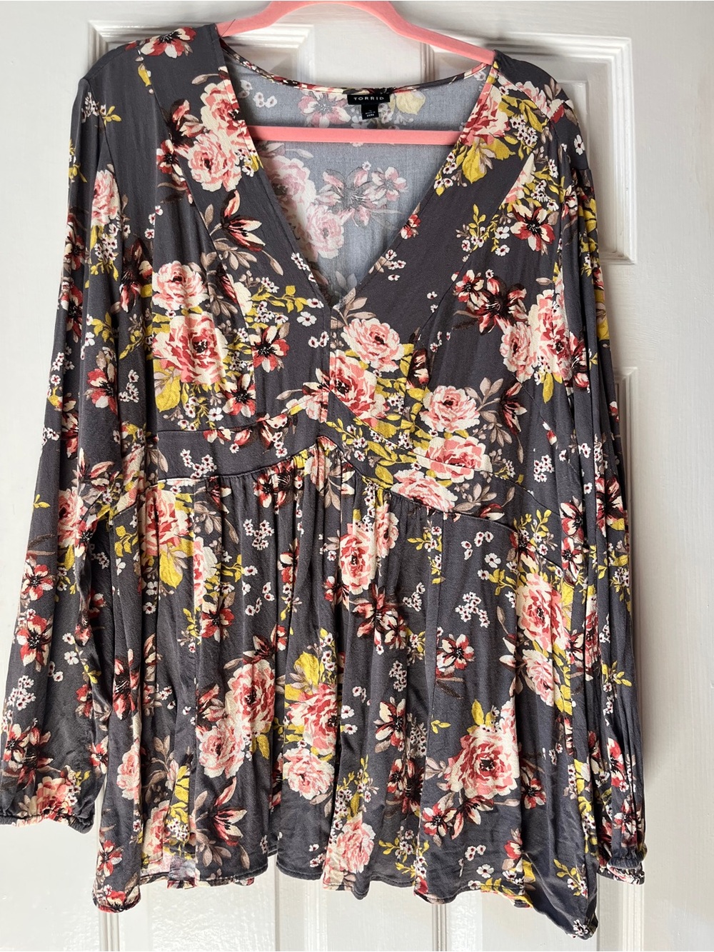 torrid Gray Floral V-Neck Peplum Tunic with Pink and Yellow Blooms